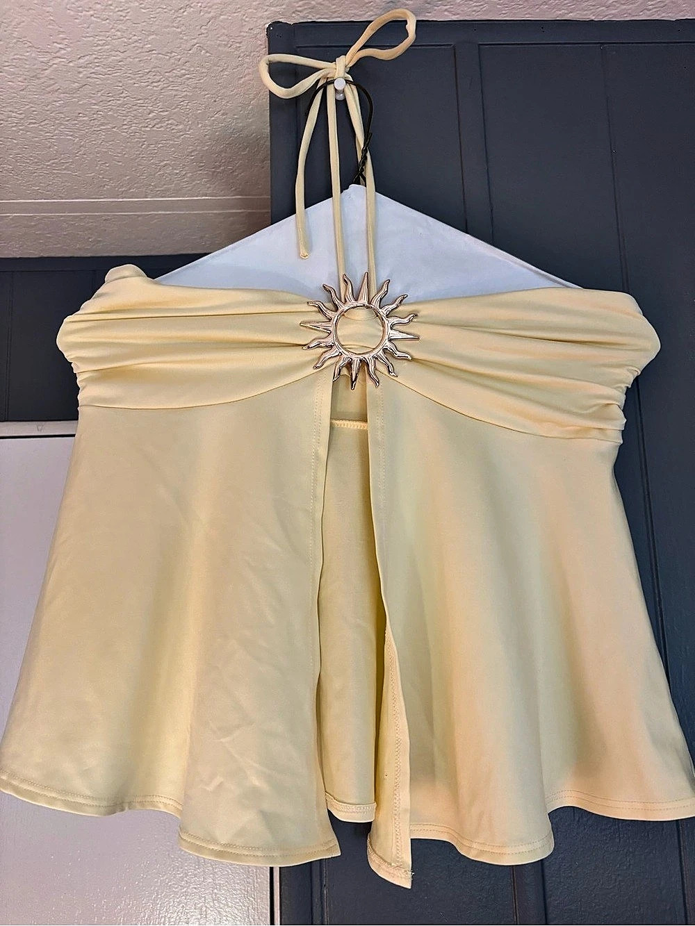 Gaze Yellow Sunburst Halter Top Size Medium